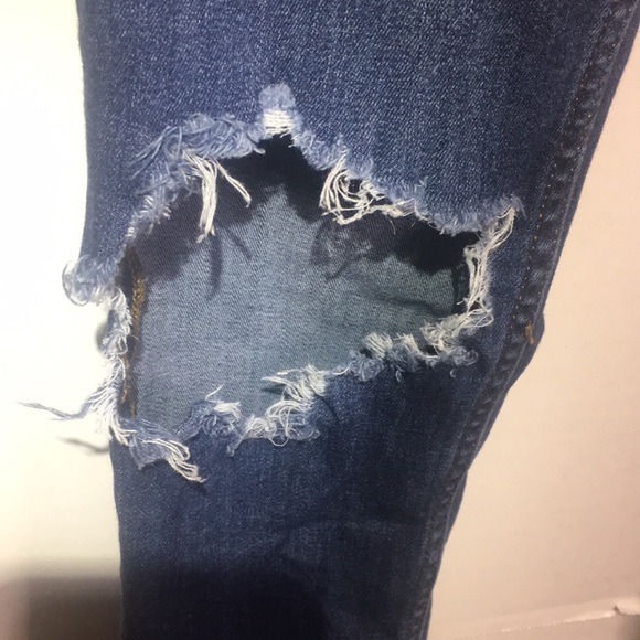 FREE PEOPLE DISTRESSED JEANS SIZE 27 - Picture 4 of 5